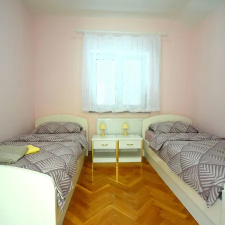 Apartman Luka 2 By Interhome