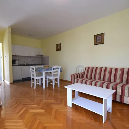 Luka 2 By Interhome דירה מאלינסקה