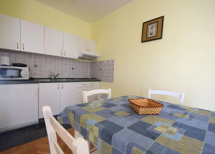 Luka 2 By Interhome 아파트 말린스카