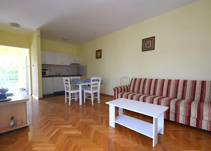 Luka 2 By Interhome 아파트 말린스카